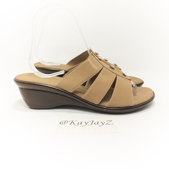 Onex Beige Wedge 3 Stone Sandal - Picture 3 of 8